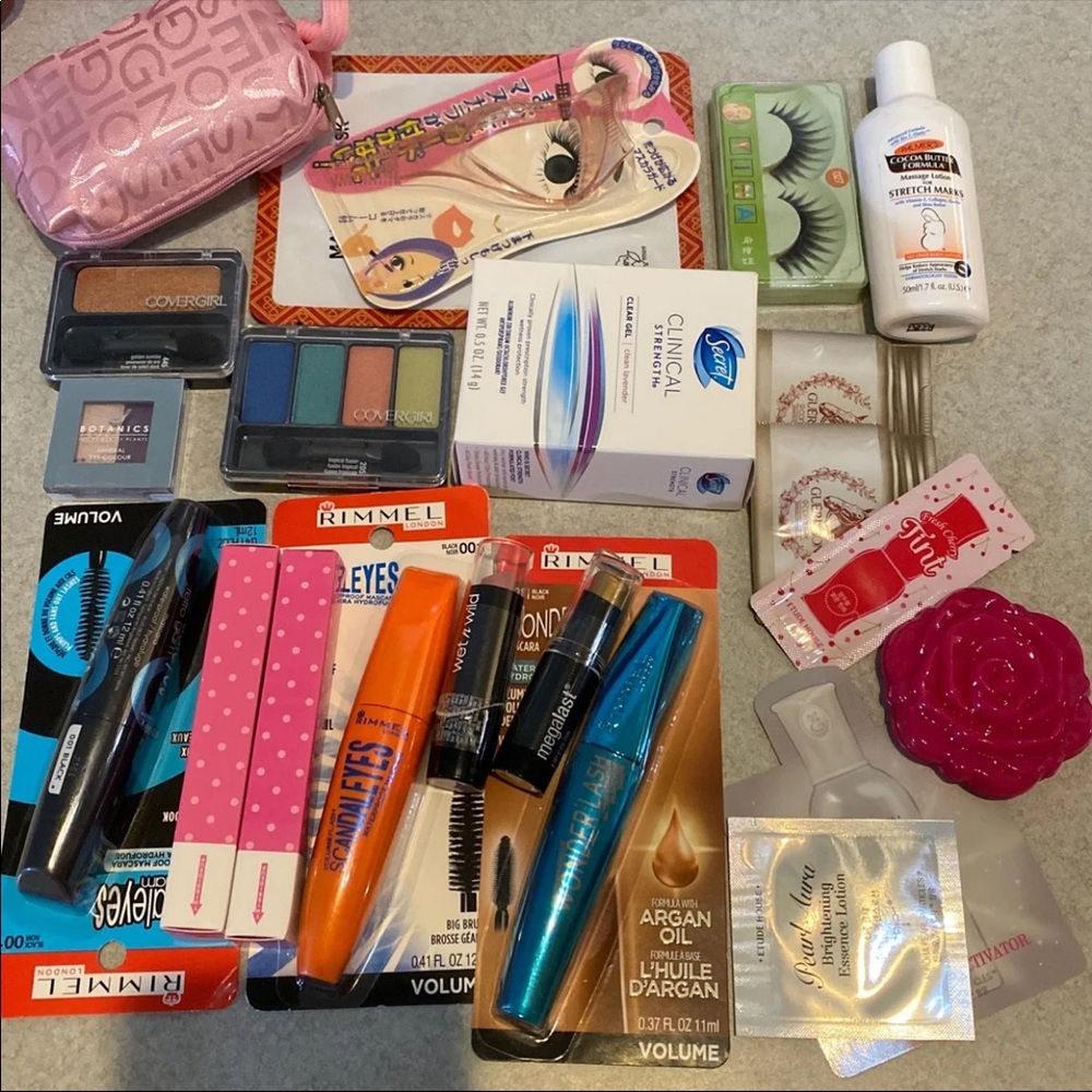 Makeup bundle worth $62